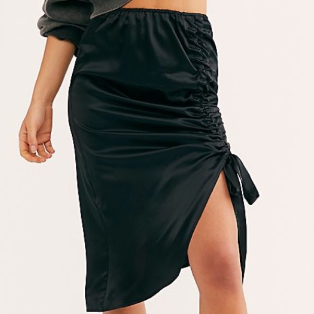 NIGHTCAP CLOTHING SILK CINDY SKIRT W/EXAGGERATED RUNCHED DETAIL IN BLACK SIZE M